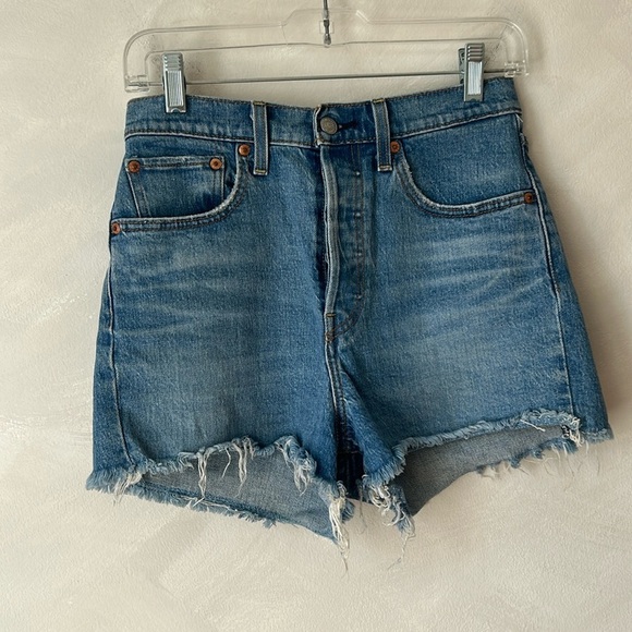 Levi's Ribcage Jean Shorts size 27 button fly denim jorts - Picture 1 of 9